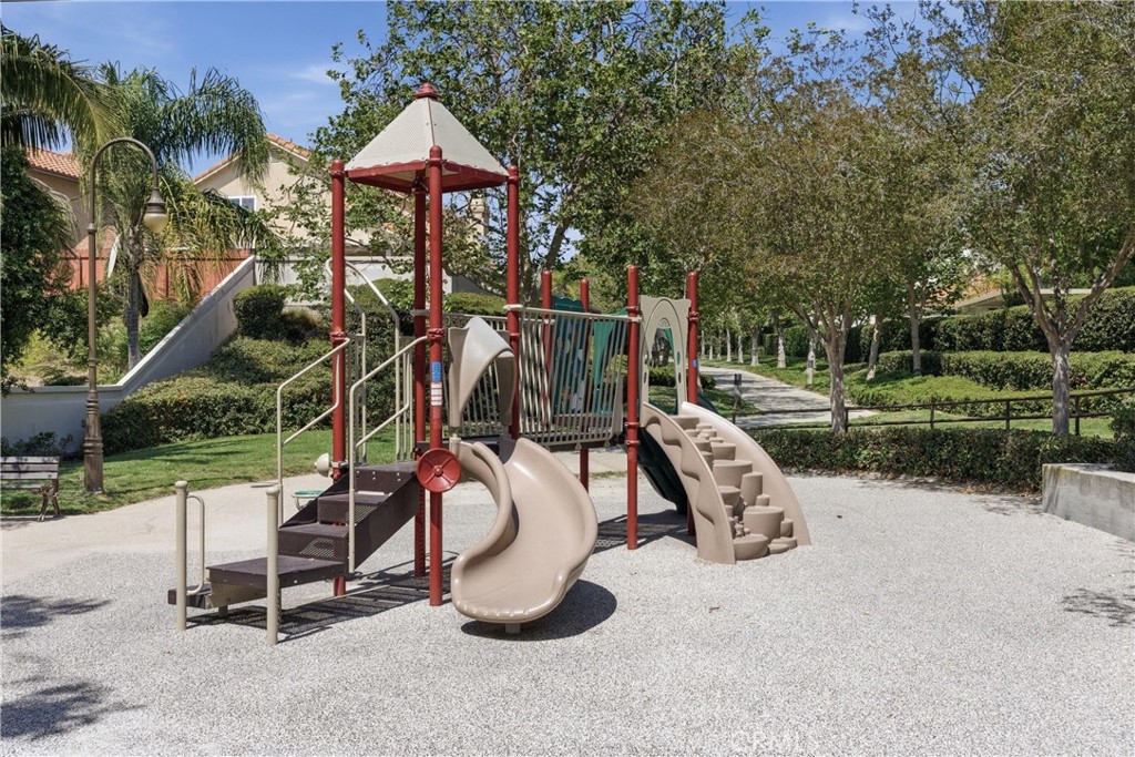 https://media.crmls.org/medias/aa503557-77ab-4b87-b30d-f7f4d76a23f6.jpg?preset=X-Large