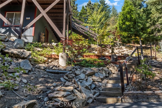 Detail Gallery Image 3 of 28 For 446 Cedarbrook Dr, Lake Arrowhead,  CA 92391 - 3 Beds | 1 Baths