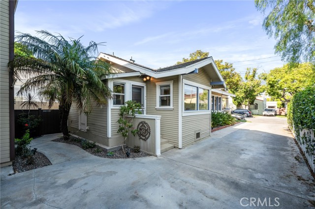 533 Roswell Avenue, Long Beach CA: https://media.crmls.org/medias/aa513bc8-0761-4365-9778-f80f6d7ee9a0.jpg