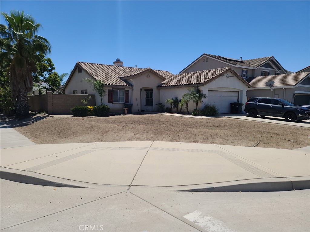 204 S Woodlake