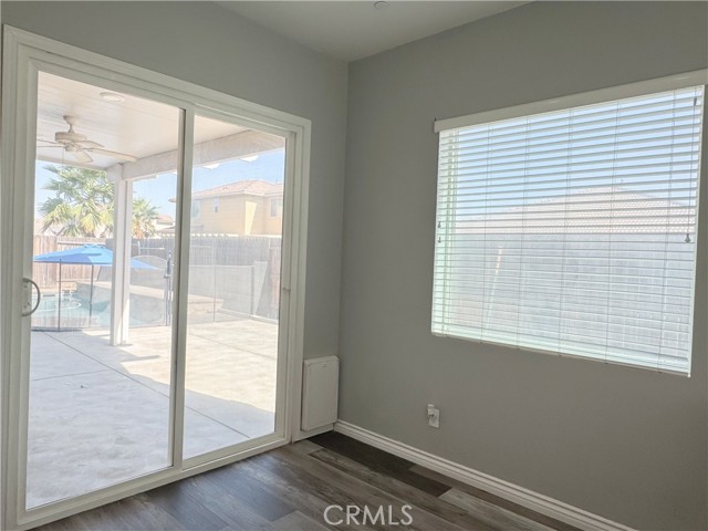 Detail Gallery Image 28 of 56 For 15527 Avanti Dr, Bakersfield,  CA 93314 - 4 Beds | 3/1 Baths
