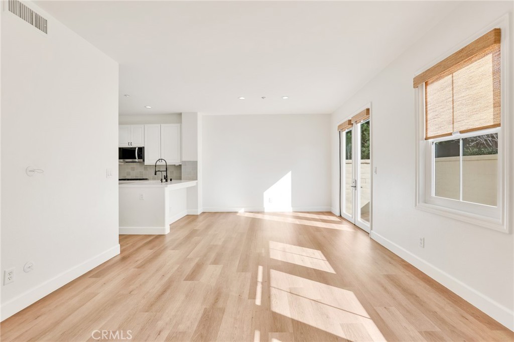 MLS #OC25270276 image #5