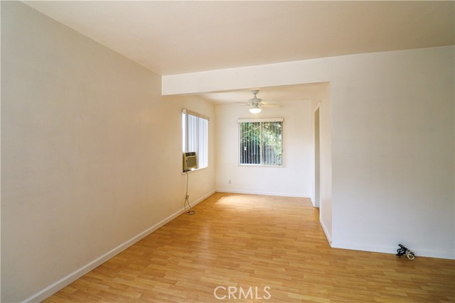Detail Gallery Image 11 of 31 For 10645 Wolfe Ave, Riverside,  CA 92505 - 3 Beds | 1 Baths