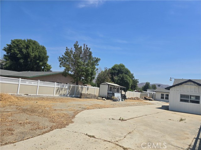 876 River Drive, Norco CA: https://media.crmls.org/medias/aa51f9dc-e7d2-4ab9-8458-bff6f0c482c3.jpg
