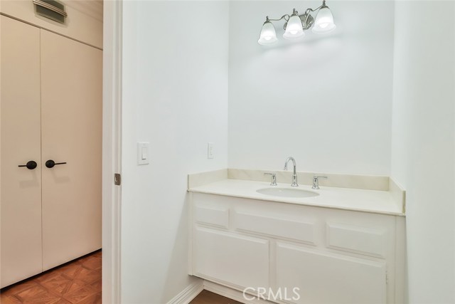 Detail Gallery Image 24 of 50 For 9419 Brightwood Ct, Northridge,  CA 91325 - 4 Beds | 2/1 Baths