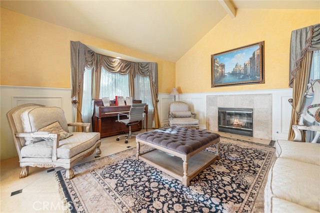 2445 N Santiago Boulevard, Orange CA: https://media.crmls.org/medias/aa524312-098d-4328-bac3-9d3ce412d2a2.jpg