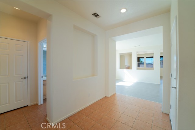 Detail Gallery Image 10 of 41 For 3294 Treehouse, Perris,  CA 92571 - 4 Beds | 3 Baths