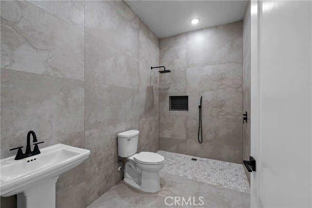 16360 Parthenia photo 27