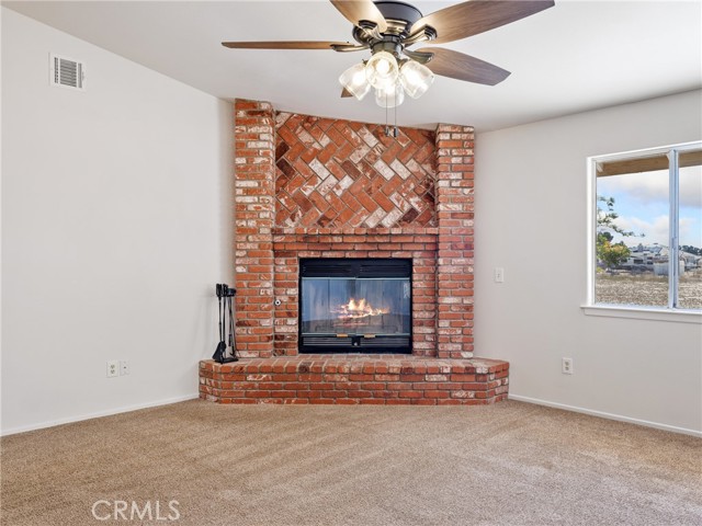 Detail Gallery Image 15 of 41 For 15464 Erie Rd, Apple Valley,  CA 92307 - 3 Beds | 2 Baths