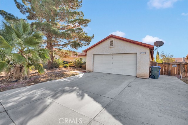11117 Villa, Adelanto CA: https://media.crmls.org/medias/aa542a45-36a7-4bdc-a458-4da9e0a80f38.jpg