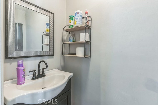 418 N Berlyn Avenue, Ontario CA: https://media.crmls.org/medias/aa55078a-9116-450b-8147-c53669bee4aa.jpg