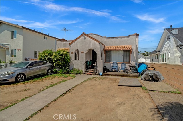 Detail Gallery Image 1 of 14 For 4227 Walton Ave, Los Angeles,  CA 90037 - – Beds | – Baths