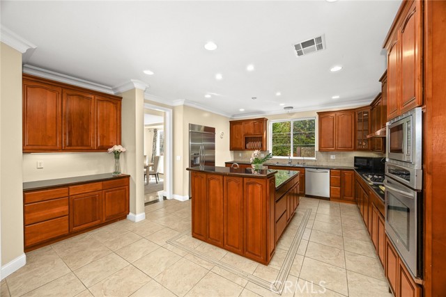 838 Braewood Court, South Pasadena CA: https://media.crmls.org/medias/aa555abe-f1aa-4879-9fee-7212bc4b6ca0.jpg