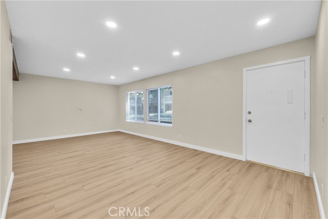 10358 Powderhorn River Court, Fountain Valley CA: https://media.crmls.org/medias/aa557af0-19c2-43a4-8aa9-30bfe963b7e7.jpg
