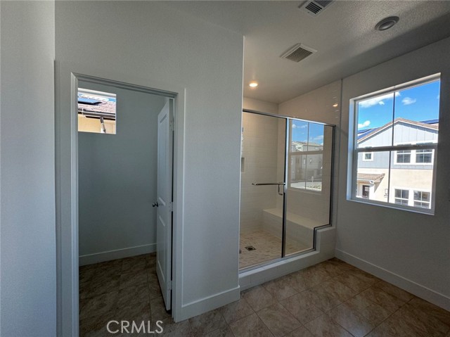 Detail Gallery Image 8 of 18 For 245 Shoveler, Irvine,  CA 92618 - 5 Beds | 4 Baths