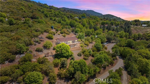 7525 Starlight Way, Julian CA: https://media.crmls.org/medias/aa56b04b-2a7f-4510-be77-14e7f037fcfb.jpg