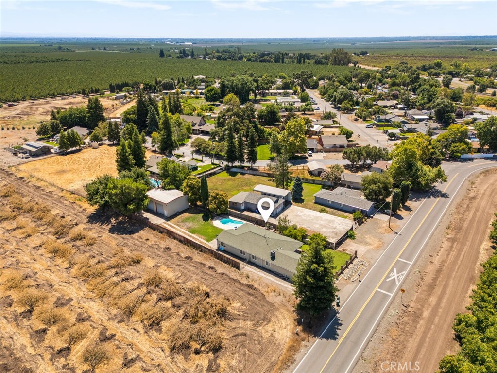 https://media.crmls.org/medias/aa56bf63-fcd5-4ddc-90c2-20181114fbd3.jpg?preset=X-Large