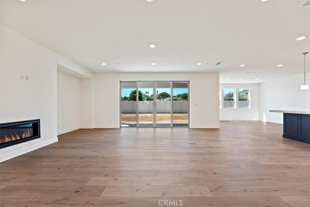 MLS #OC25227049 image #9