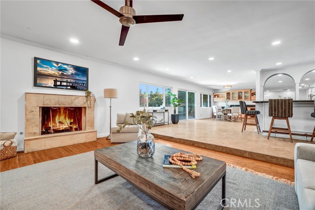 Detail Gallery Image 29 of 66 For 4121 Country Club Dr, Lakewood,  CA 90712 - 4 Beds | 5 Baths