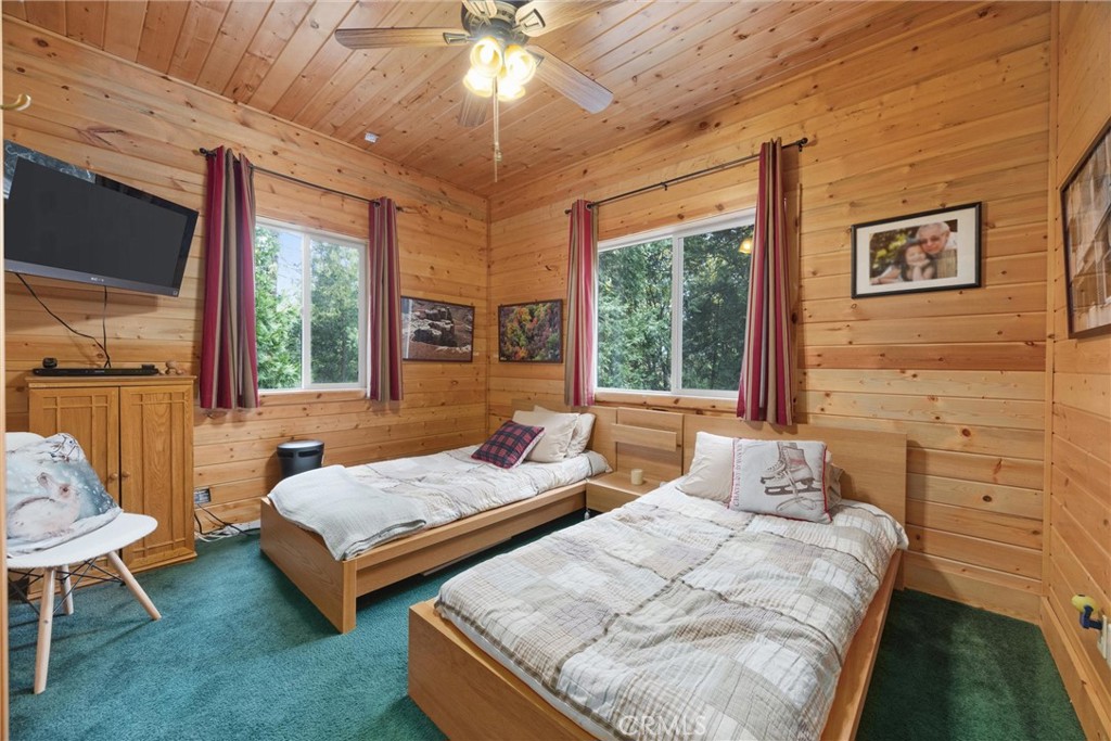 https://media.crmls.org/medias/aa57ea89-8a7a-4106-8c46-8b1ecff5433b.jpg?preset=X-Large