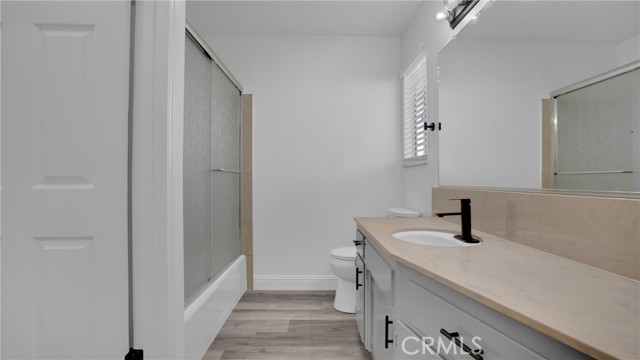 Image 20 of 28 For 2060 Loyola Way