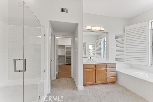 23 Belfort, Newport Coast CA: https://media.crmls.org/medias/aa580604-3366-411c-bc12-ce8bbcd1c805.jpg