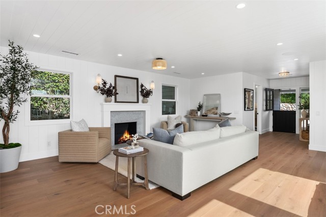 Detail Gallery Image 10 of 48 For 307 Emerald Bay, Laguna Beach,  CA 92651 - 5 Beds | 4/1 Baths