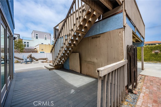 51 B Surfside Avenue, Surfside CA: https://media.crmls.org/medias/aa584e81-4ebc-4a3d-8e1d-970ddb2f7b57.jpg