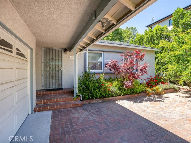 Detail Gallery Image 4 of 54 For 901 Irving Dr, Burbank,  CA 91504 - 3 Beds | 2 Baths