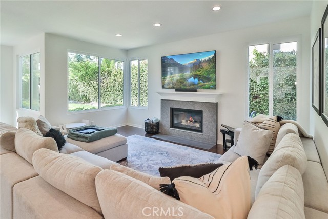 2505 Peachwood Place, Westlake Village CA: https://media.crmls.org/medias/aa5938ba-1858-4704-bebe-2c7c04499526.jpg