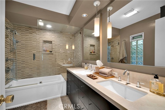Detail Gallery Image 32 of 60 For 6119 Mary Ellen, Valley Glen,  CA 91401 - 4 Beds | 2 Baths