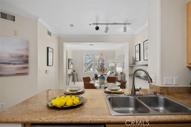 Detail Gallery Image 14 of 22 For 3458 Watermarke, Irvine,  CA 92612 - 1 Beds | 1 Baths