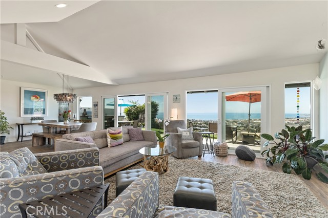 723 Avenida Presidio, San Clemente CA: https://media.crmls.org/medias/aa5b3e81-a77b-491b-94e3-d5a214c103d9.jpg