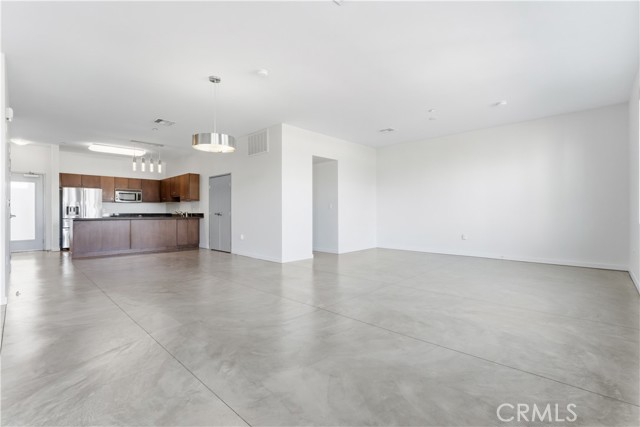Detail Gallery Image 14 of 30 For 435 W Center Street Promenade, Anaheim,  CA 92805 - 2 Beds | 2 Baths