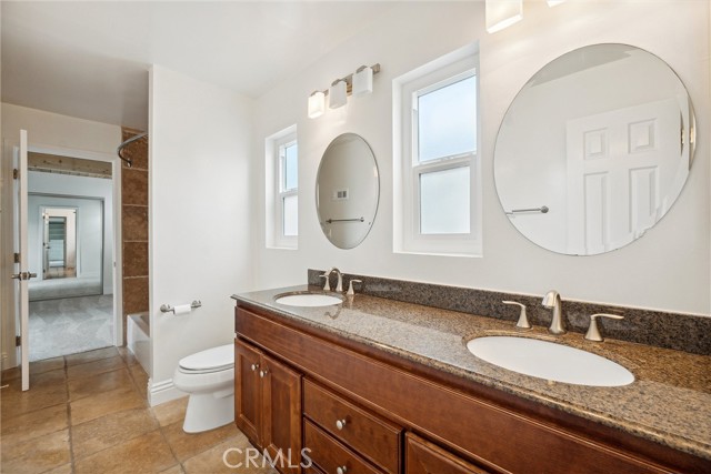 Detail Gallery Image 12 of 19 For 215 Walnut St, Newport Beach,  CA 92663 - 4 Beds | 2 Baths