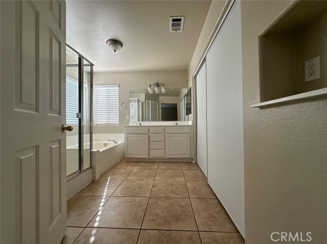 Detail Gallery Image 18 of 31 For 15300 Adobe Way, Moreno Valley,  CA 92555 - 5 Beds | 2/1 Baths