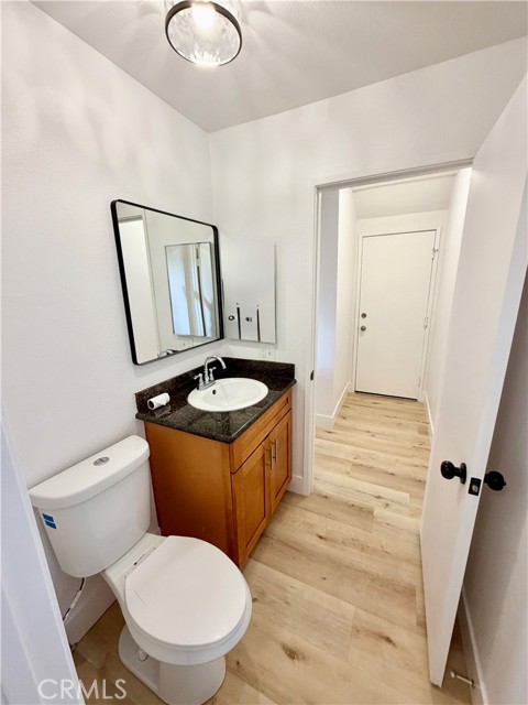 Detail Gallery Image 9 of 17 For 400 S Flower #8,  Orange,  CA 92868 - 3 Beds | 2/1 Baths