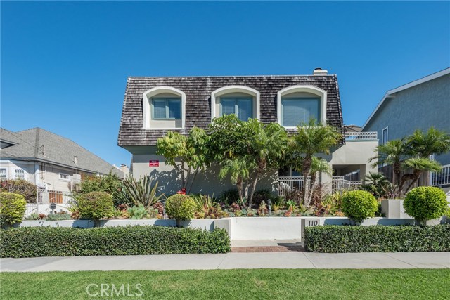 110 Guadalupe Avenue, Redondo Beach, California 90277, 2 Bedrooms Bedrooms, ,1 BathroomBathrooms,Residential,Sold,Guadalupe,SB17233705