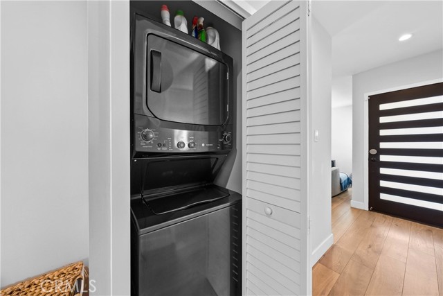 2408 Ives Lane, Redondo Beach, California 90278, 3 Bedrooms Bedrooms, ,Residential,Sold,Ives,SB21202682