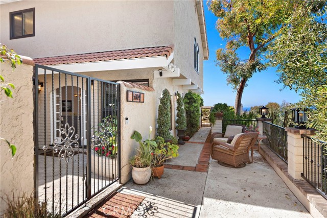 Detail Gallery Image 7 of 46 For 604 Avenida Acapulco, San Clemente,  CA 92672 - 5 Beds | 3/1 Baths