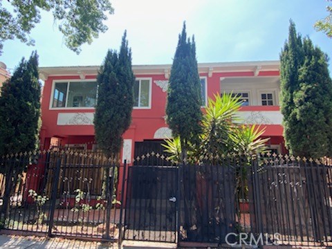 5658 Franklin Avenue Hollywood, California Spacious 2 Bedroom
Wood Flooring
Ceiling Fans
A/C
Parking
Stove, Fridge
Small pet ok
One year lease
Water / Trash paid
Washer Dryer Hook ups