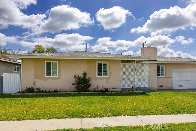 Detail Gallery Image 1 of 20 For 1522 S Dallas Dr, Anaheim,  CA 92804 - 3 Beds | 2 Baths
