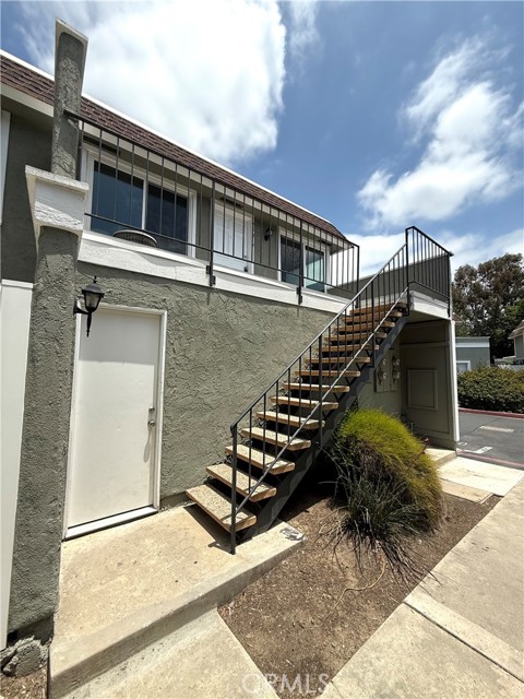23017 Via Pimiento, Mission Viejo CA: https://media.crmls.org/medias/aa5d2fe0-66fa-42b1-b95b-f7db7b44f7f9.jpg