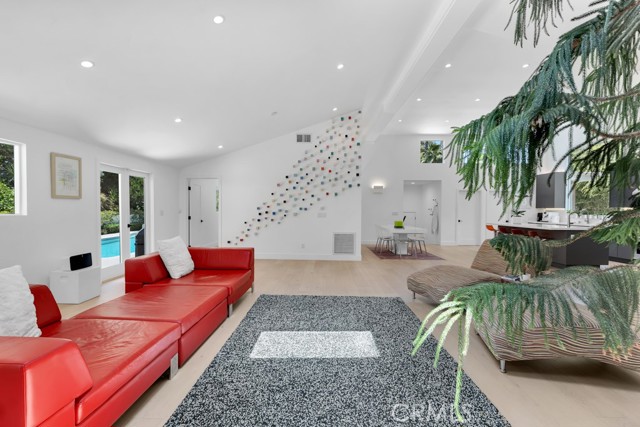 Image 11 of 57 For 3843 Hayvenhurst Avenue