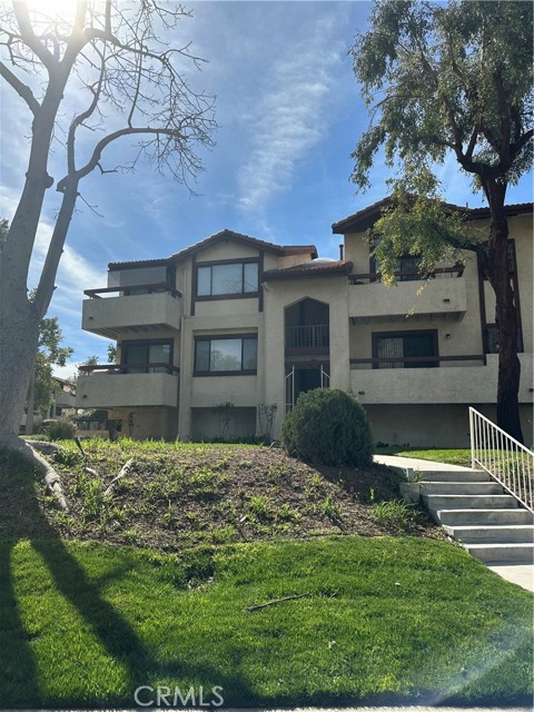 Detail Gallery Image 2 of 14 For 18197 Sundowner Way #812,  Canyon Country,  CA 91387 - 3 Beds | 2 Baths