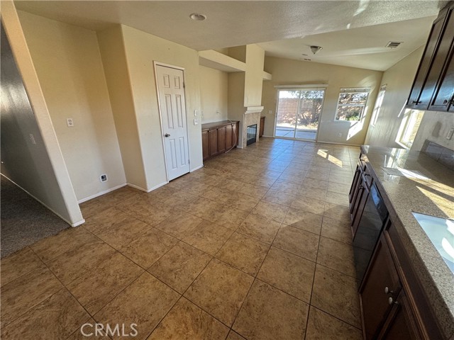 Detail Gallery Image 10 of 52 For 10998 Windcrest St, Adelanto,  CA 92301 - 4 Beds | 2 Baths