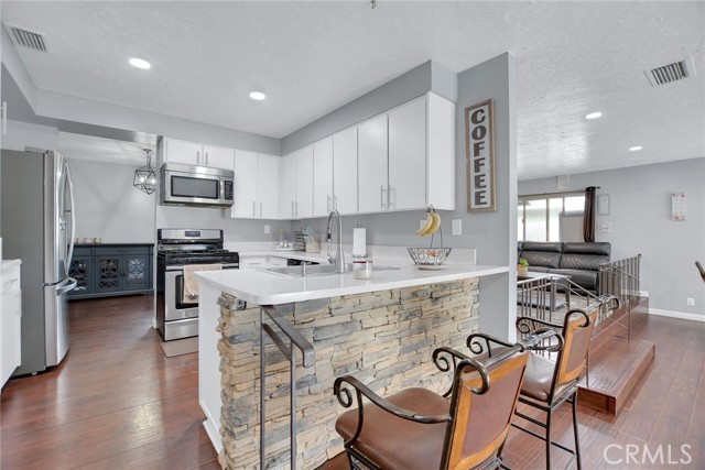 Detail Gallery Image 20 of 54 For 13928 Burning Tree, Victorville,  CA 92395 - 4 Beds | 2 Baths