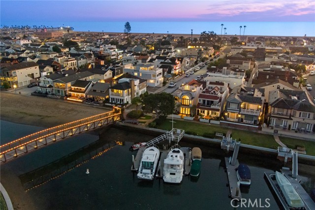 Detail Gallery Image 6 of 36 For 501 W Edgewater Ave, Newport Beach,  CA 92661 - 3 Beds | 3/1 Baths