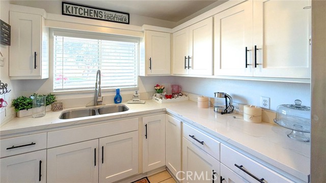 Detail Gallery Image 4 of 21 For 465 Driftwood Drive, El Centro,  CA 92243 - 3 Beds | 2 Baths