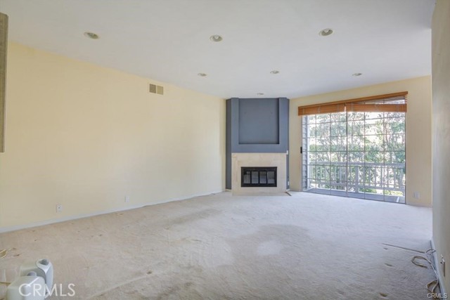 Detail Gallery Image 9 of 35 For 1601 Hilts Ave #3,  Los Angeles,  CA 90024 - 2 Beds | 2/1 Baths
